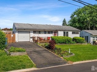 23 Villanova Rd, Parlin, NJ 08859