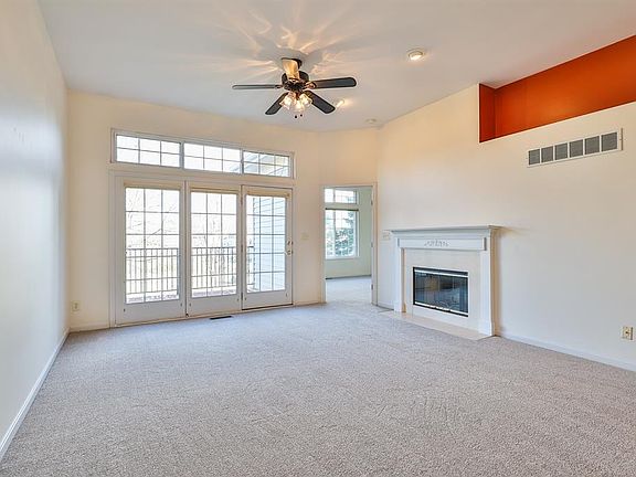 4th image of 968 Oakmont Ct