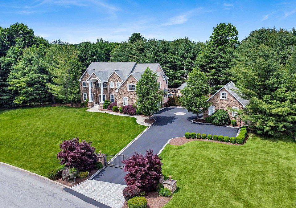 1st image of 9 Tyler Court