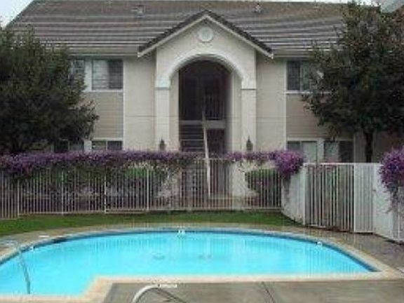 3rd image of 2968 Moorpark Ave APT 10