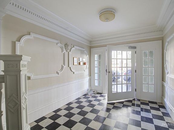 2nd image of 2989 Jackson St APT 1