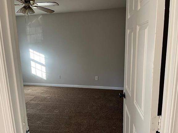4th image of 844 Park Pl NE APT A