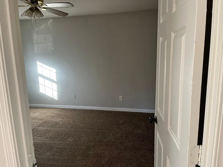 844 Park Pl NE #A — Photo 4