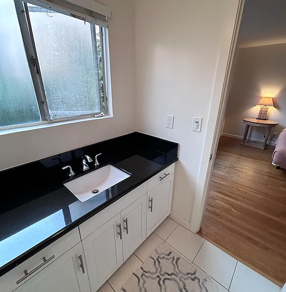 326 San Vicente Blvd #J — Photo 13