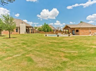 1349 Whisper Willows Dr, Fort Worth, TX 76112