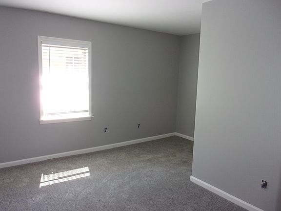 4th image of 1594 Oakwood St