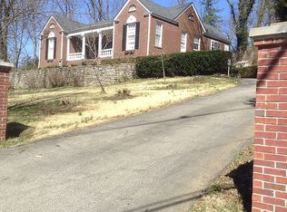 301 Mockingbird Valley Rd, Louisville, KY 40207