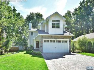 220 Hickory Ave, Tenafly, NJ 07670