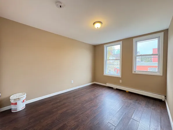 622 Bramhall Avenue image 3 of 7