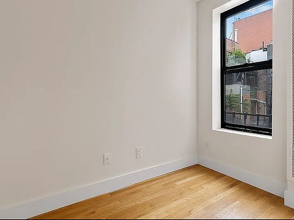 5th image of 233 Elizabeth St #15