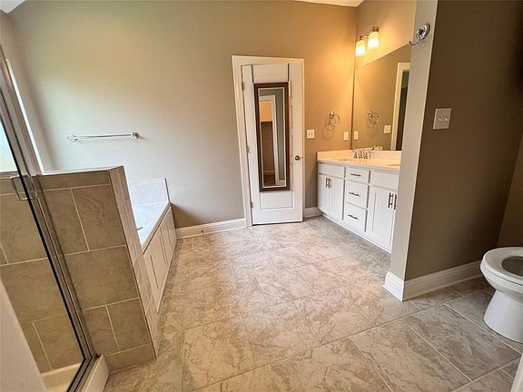 4th image of 322 Ouachita Ln