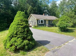 3 Winterberry Dr, Gorham, ME 04038