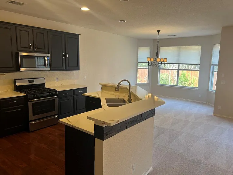 5340 Moon Shadow Dr — Photo 2