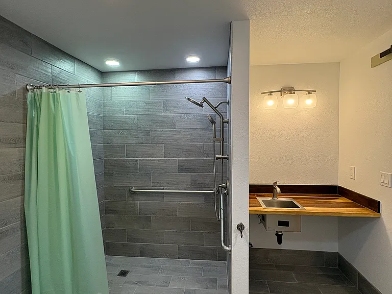 4209 Warda Ave #E — Photo 6