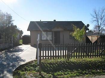 2nd image of 1824 Helena Ave