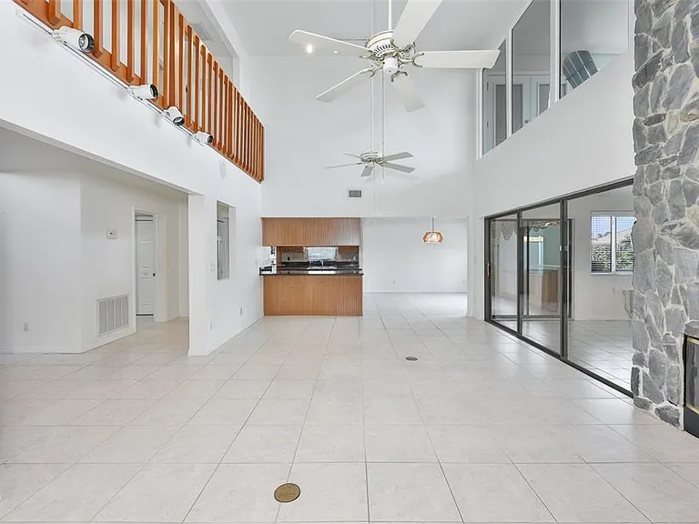 929 Symphony Isles Blvd — Photo 15