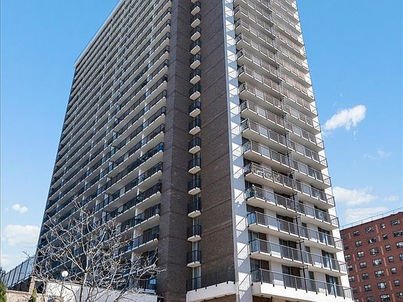 2nd image of 5855 N Sheridan Rd APT 25G