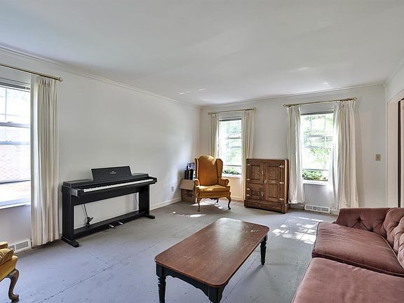 5th image of 9369 Flemington Dr