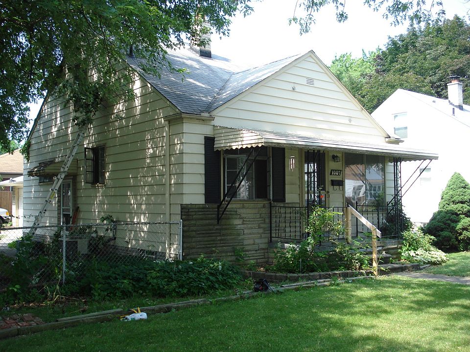 2nd image of 1007 Farnham Ave