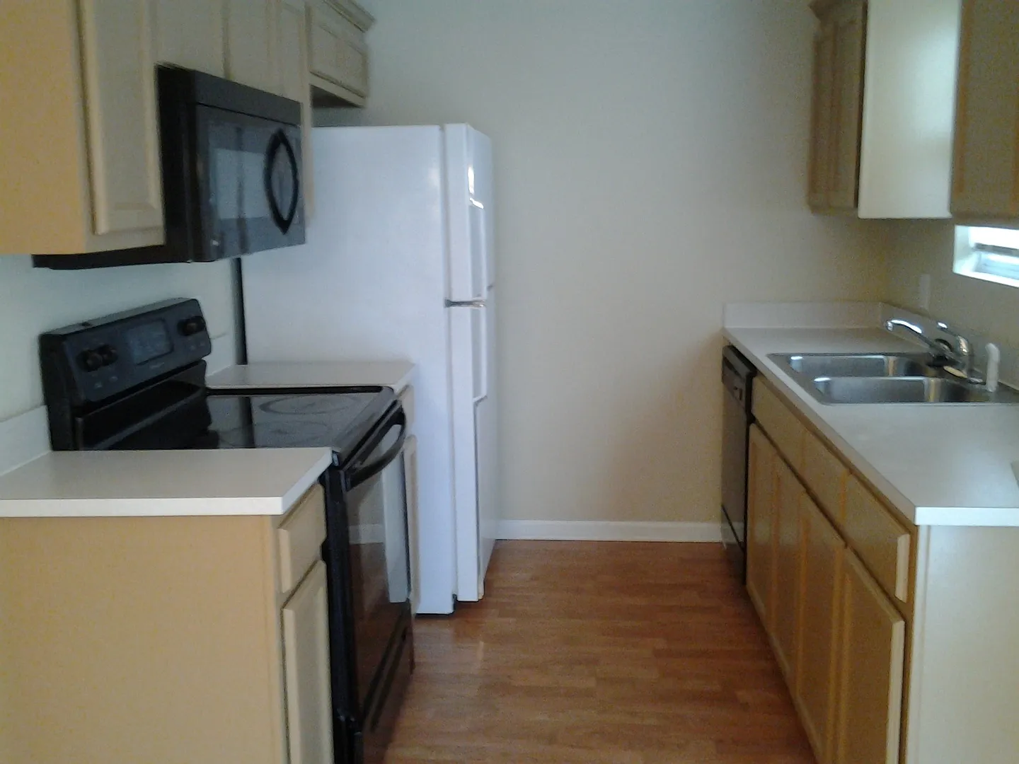 3 Bedroom, 2 Bathroom Home — Photo 3