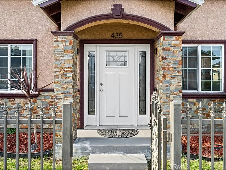 435 Cerritos Ave — Photo 5