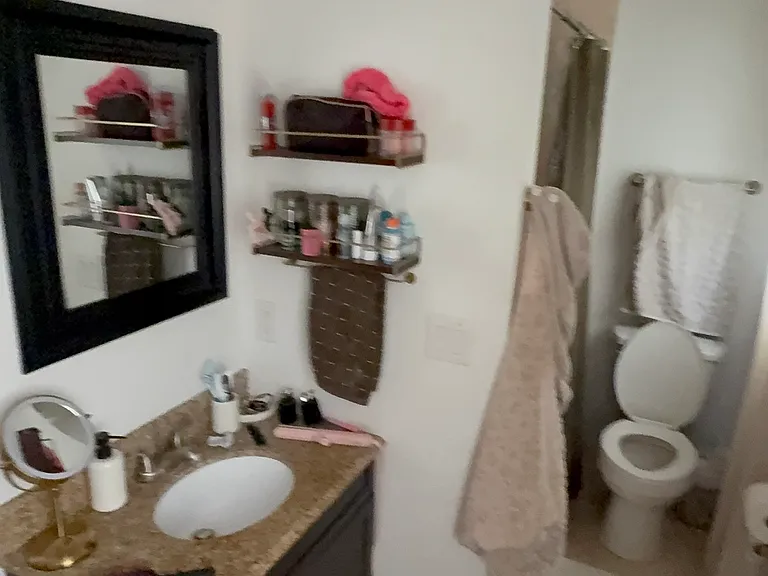 906 SW 7th Ave #3 — Photo 7