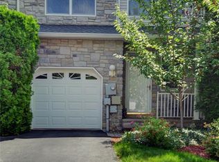 17 Springhill Dr, Morris Plains, NJ 07950