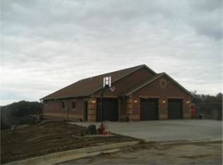 1010 Shagbark Lane Ct, Decorah, IA 52101