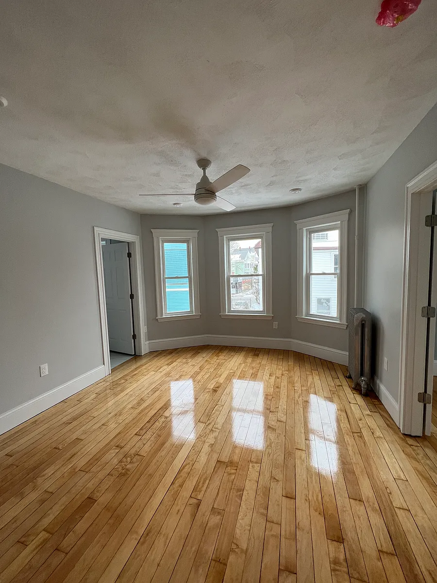 Building Photo - 11 Burnham St #3