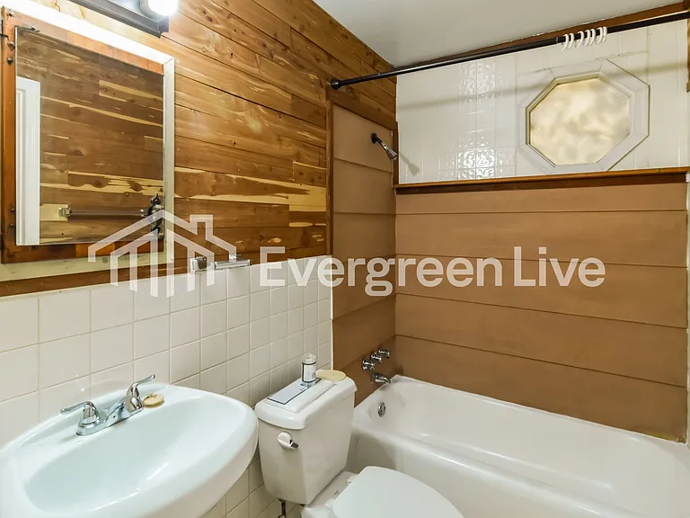 1119 Glenwood Rd — Photo 8