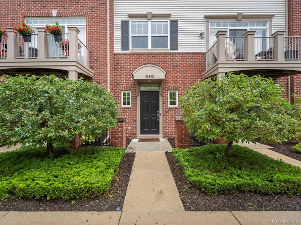 240 Wright St, Wixom, MI 48393