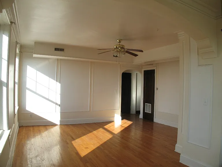 818 W Moss Ave — Photo 30