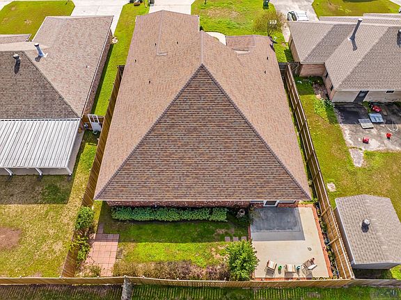 3rd image of 323 Gaynell Dr