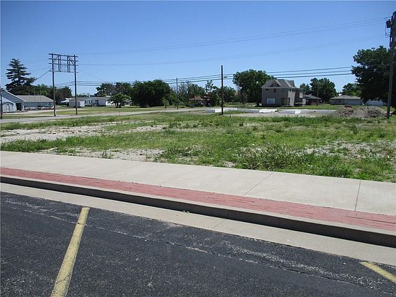 4th image of 317 S Main St
