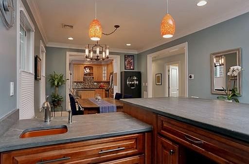 4th image of 23 Ellsworth Ave #1