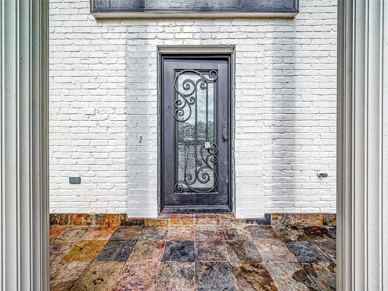 7 bed, 4.5 bath, 5564 sqft, $4,400 — Photo 3