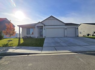 500 Jade Ave, Grandview, WA 98930