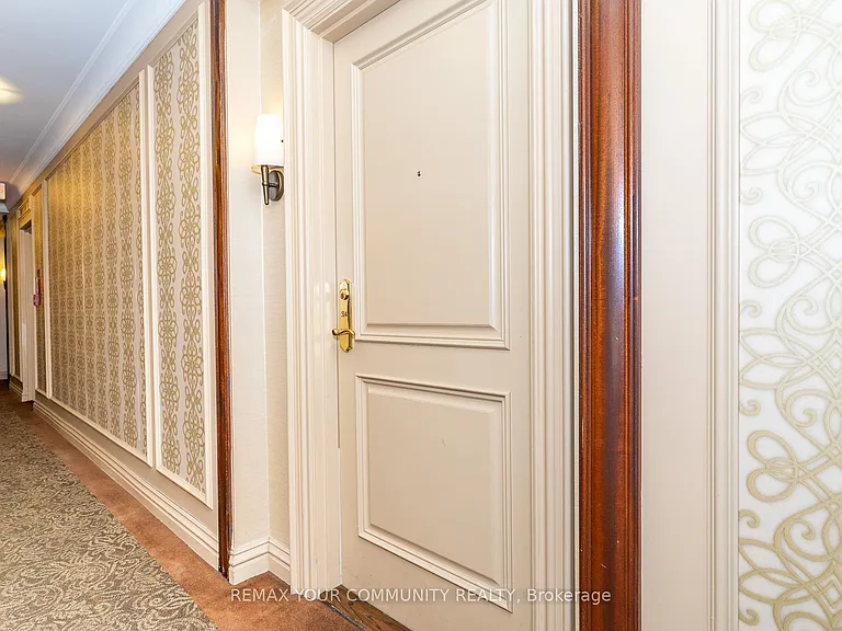 9245 Jane St #514 — Photo 42