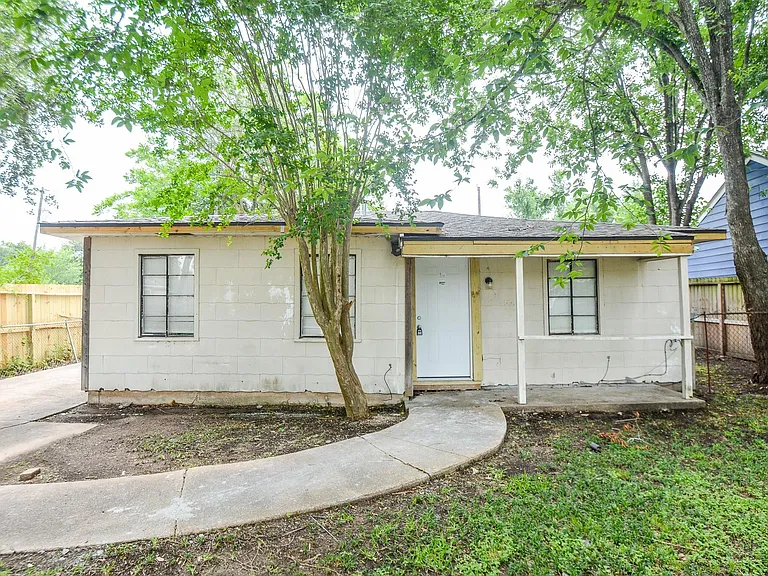 713 Wafer St — Photo 1