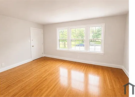 2 bed, 800 sqft, $900 — Photo 1