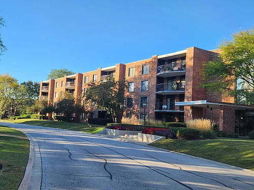 1605 E Central Rd #410B Photo 1