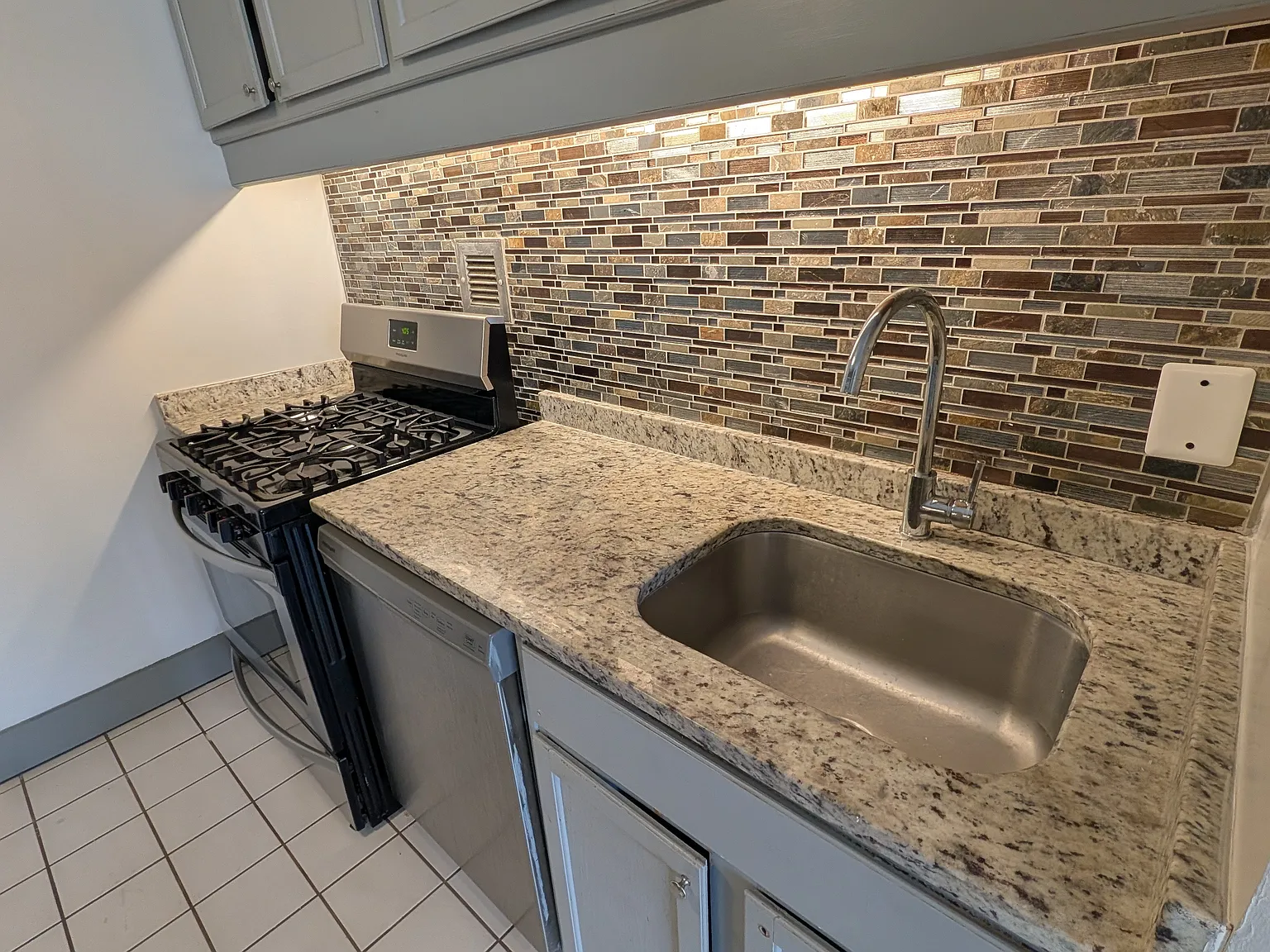 1 bed, $1,700 — Photo 1