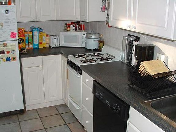 5th image of 56 Egmont St #100