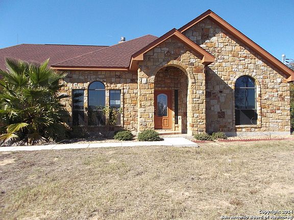 2nd image of 122 Whispering Oaks Dr