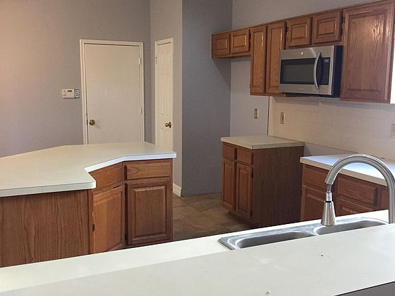 3rd image of 6807 Elmscott Dr