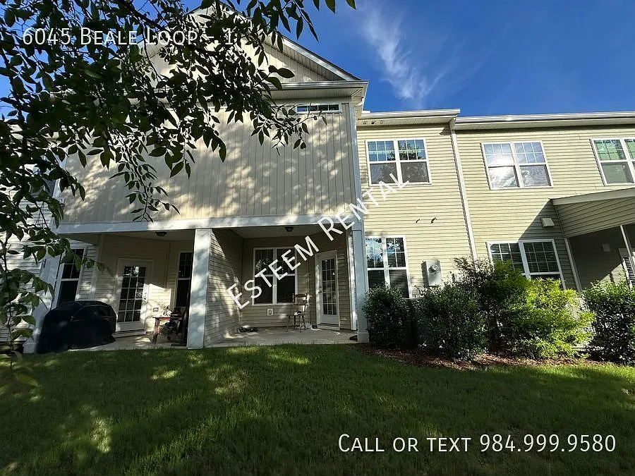 3 bed, 2.5 bath, 1635 sqft, $1,900 — Photo 2