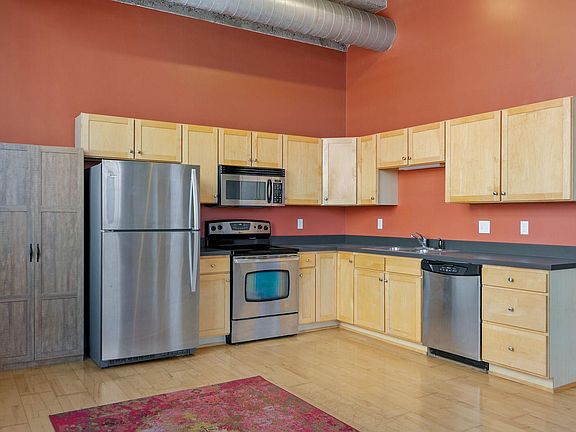 4th image of 521 7th St S #506