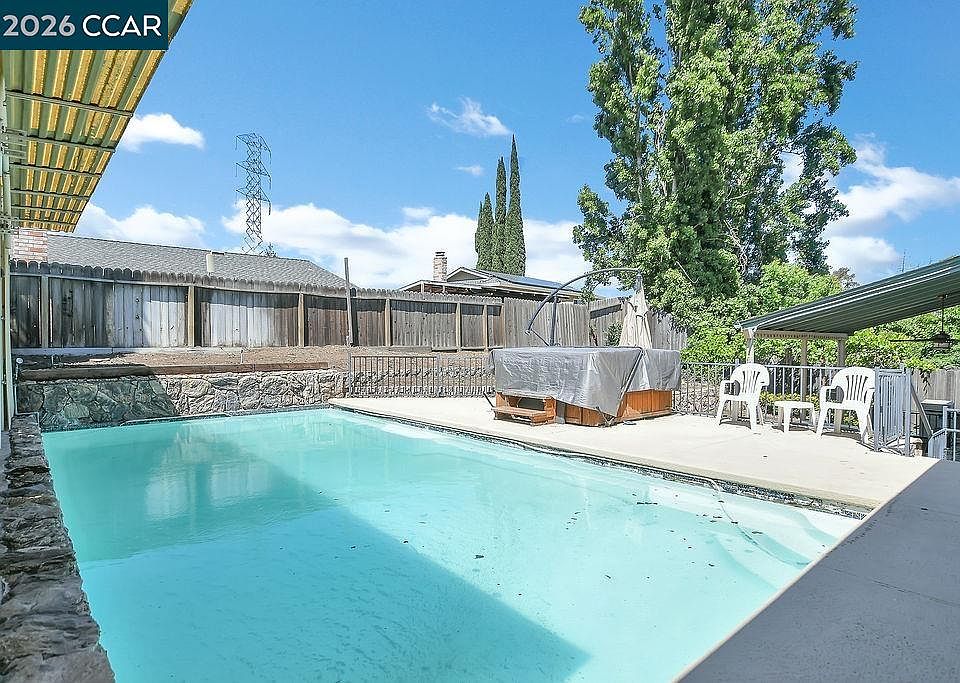 1st image of 2822 Harris Dr
