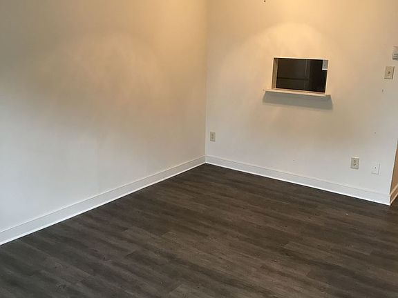 4th image of 628 S Allen Ave