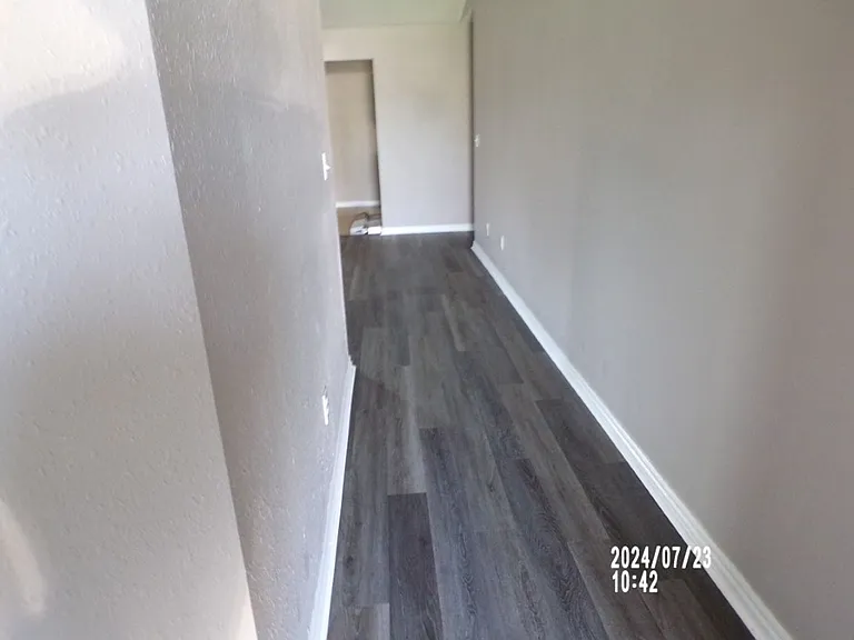 621 NW Granite Ave — Photo 6